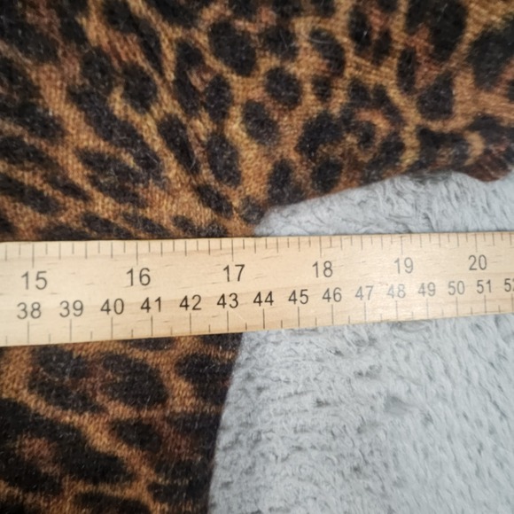 White + Warren Sweater Womens L Leopard Print 100% Cashmere Mob Wife Luxury Top - Picture 9 of 10